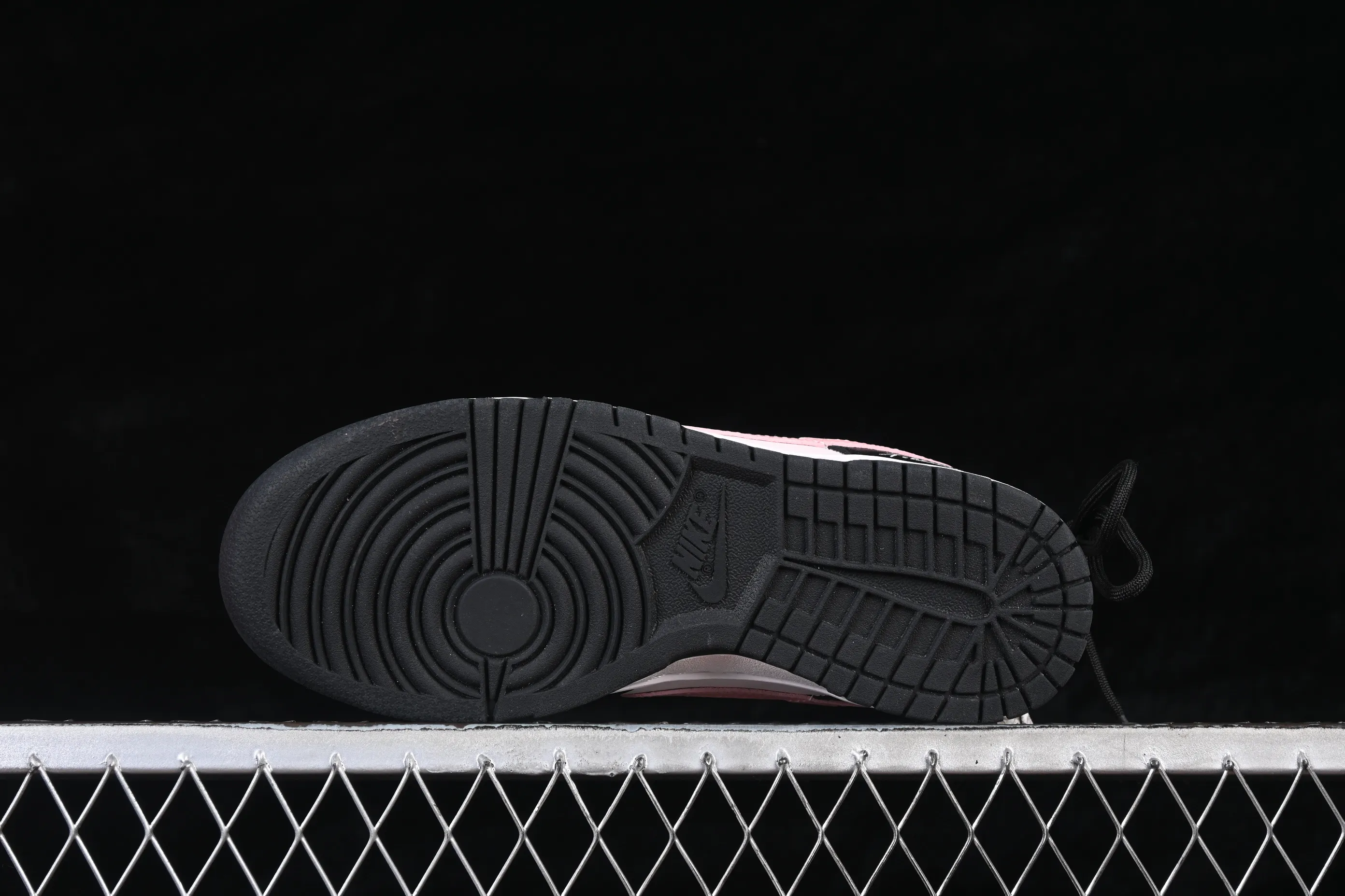 All categories Nk SB Dunk series Nk SB Dunk Low low-top sneakers Nike SB Dunk Low raspberry black pink deconstructed strap casual sneakers BP1120-059